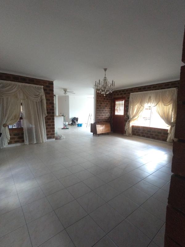 To Let 3 Bedroom Property for Rent in Twin Palms Western Cape